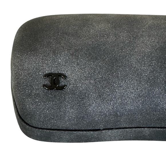 Chanel Sunglasses Eyeglasses Large Gray Suede Clamshell CC Logo CASE ONLY Rare - Picture 6 of 8